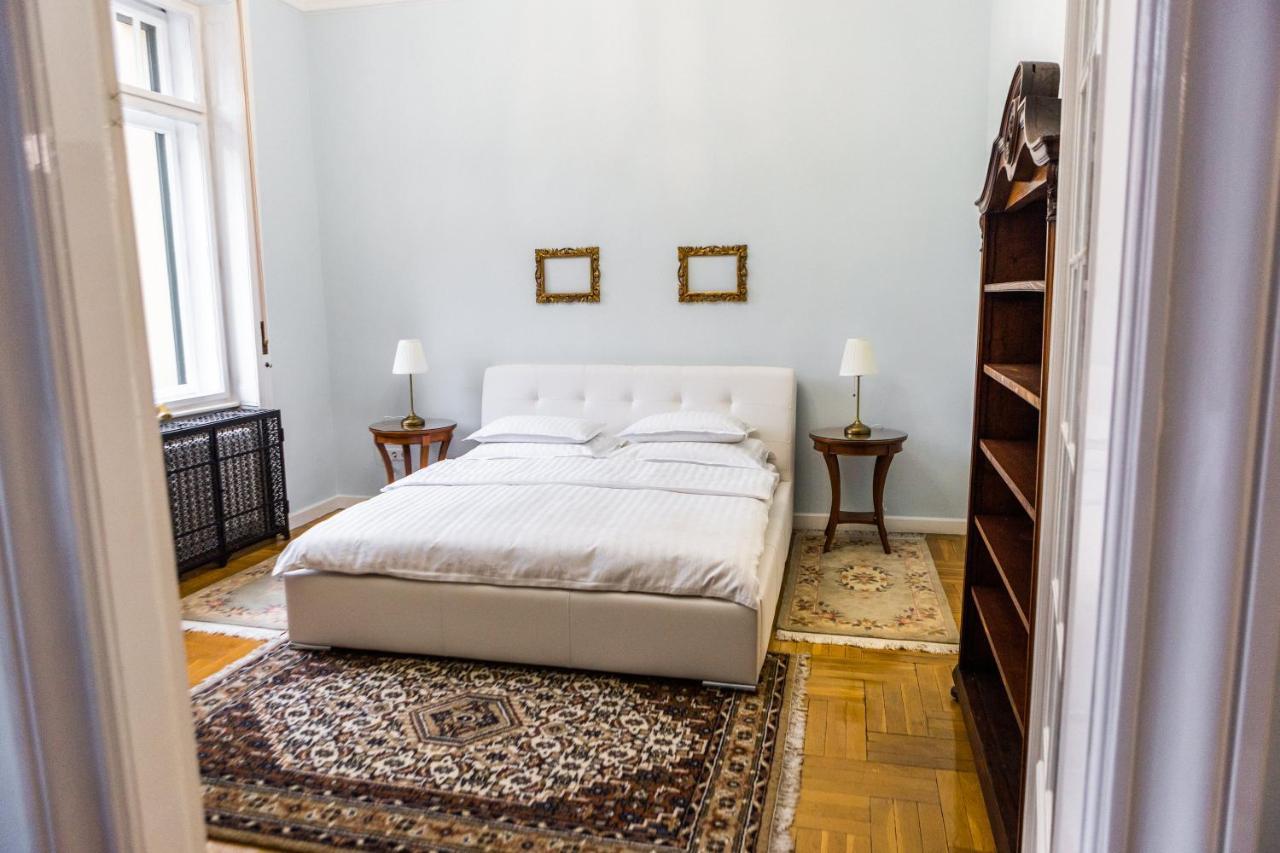 Luxury Downtown 3 Bedroom Apartment By Synagoge With Beautiful View Будапешт Экстерьер фото